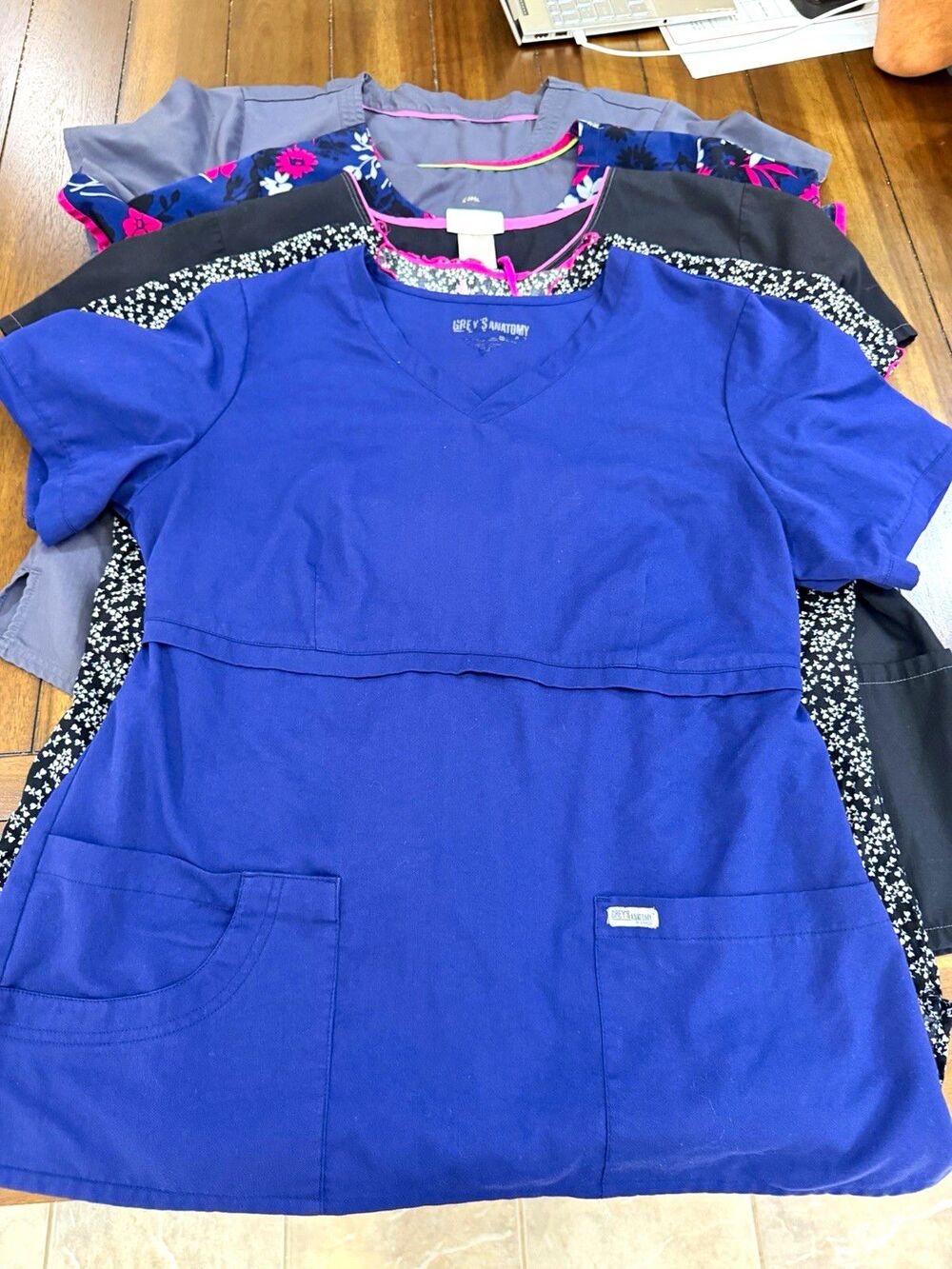 Lot of 5 Women’s XL Scrub Tops Mixed Brands Medical Nursing Uniform Workwear